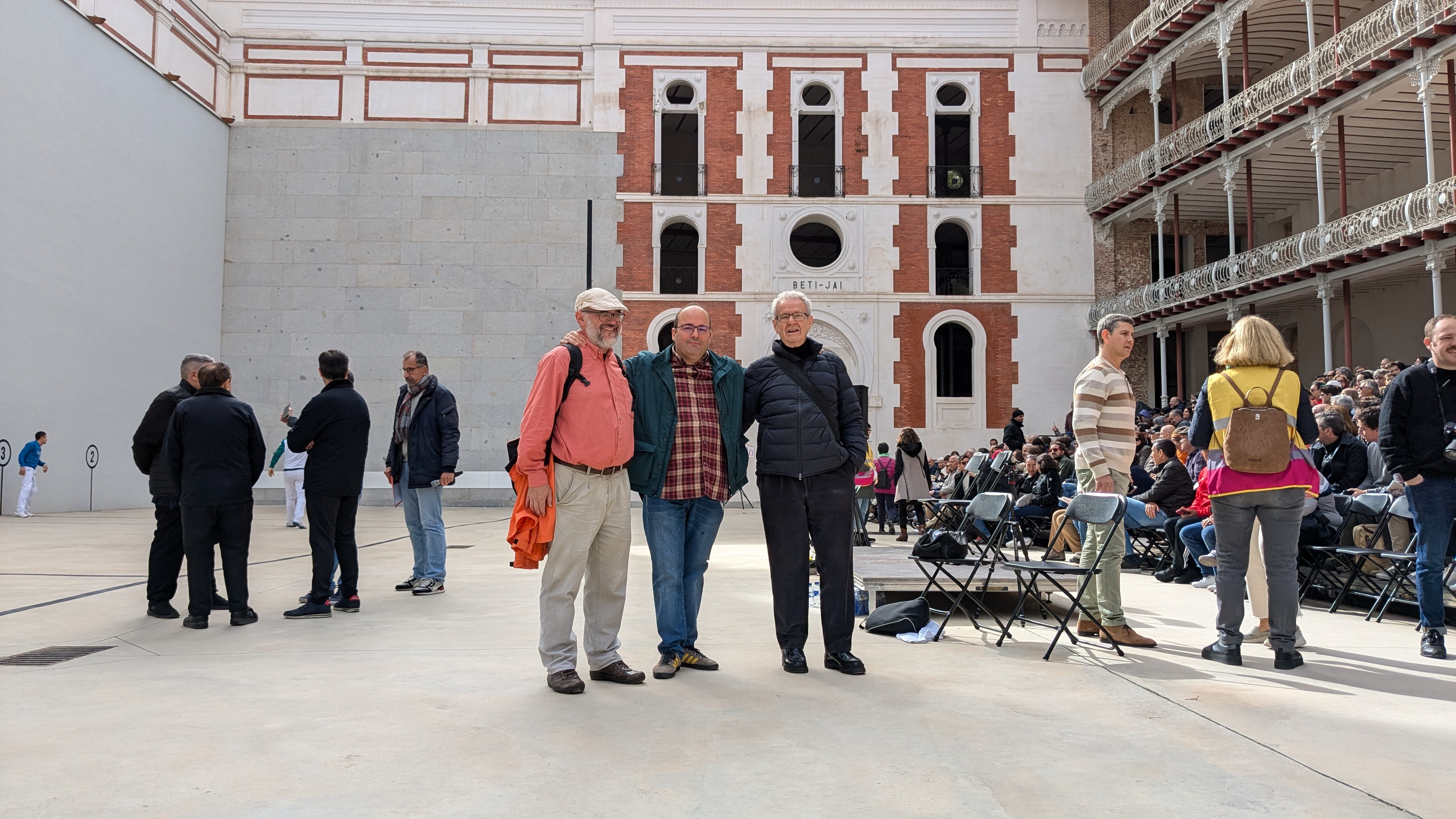 Alberto Tellería, Igor González y Fernando Larumbe de la plataforma