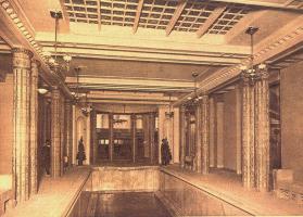 piscina_en_el_sotano_del_edificio.jpg