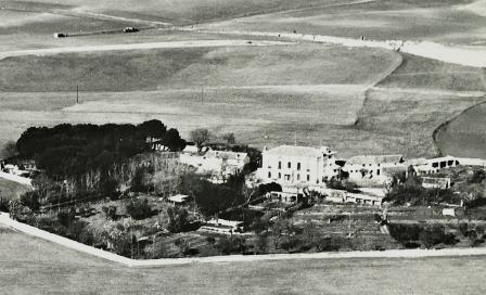 La finca, conocida en el pueblo de Hortaleza como Huerta  de Mena, en una imagen aere a en los años 60